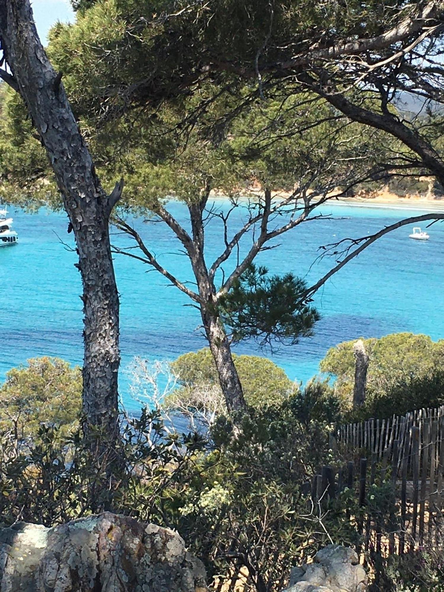 Appartement T3 Lumineux Traversant Totalement Neuf En Face De La Plage Front De Mer Vue Sur Les Iles Vue Mer Panoramique Assuree Residence De La Plage Centre Ville Du Lavandou 3Eme Etage Avec Ascenseur Appartement T3 Le Lavandou Exterior photo